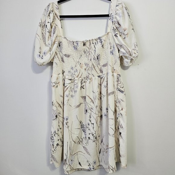 NWT H&M Floral Baby doll Smocked top in size XL - Picture 6 of 6